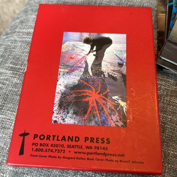 CHIHULY - ARCHITECTURAL INSTALLATIONS - 32 POSTCARDS - PORTLAND PRESSCHI… - Picture 3 of 5